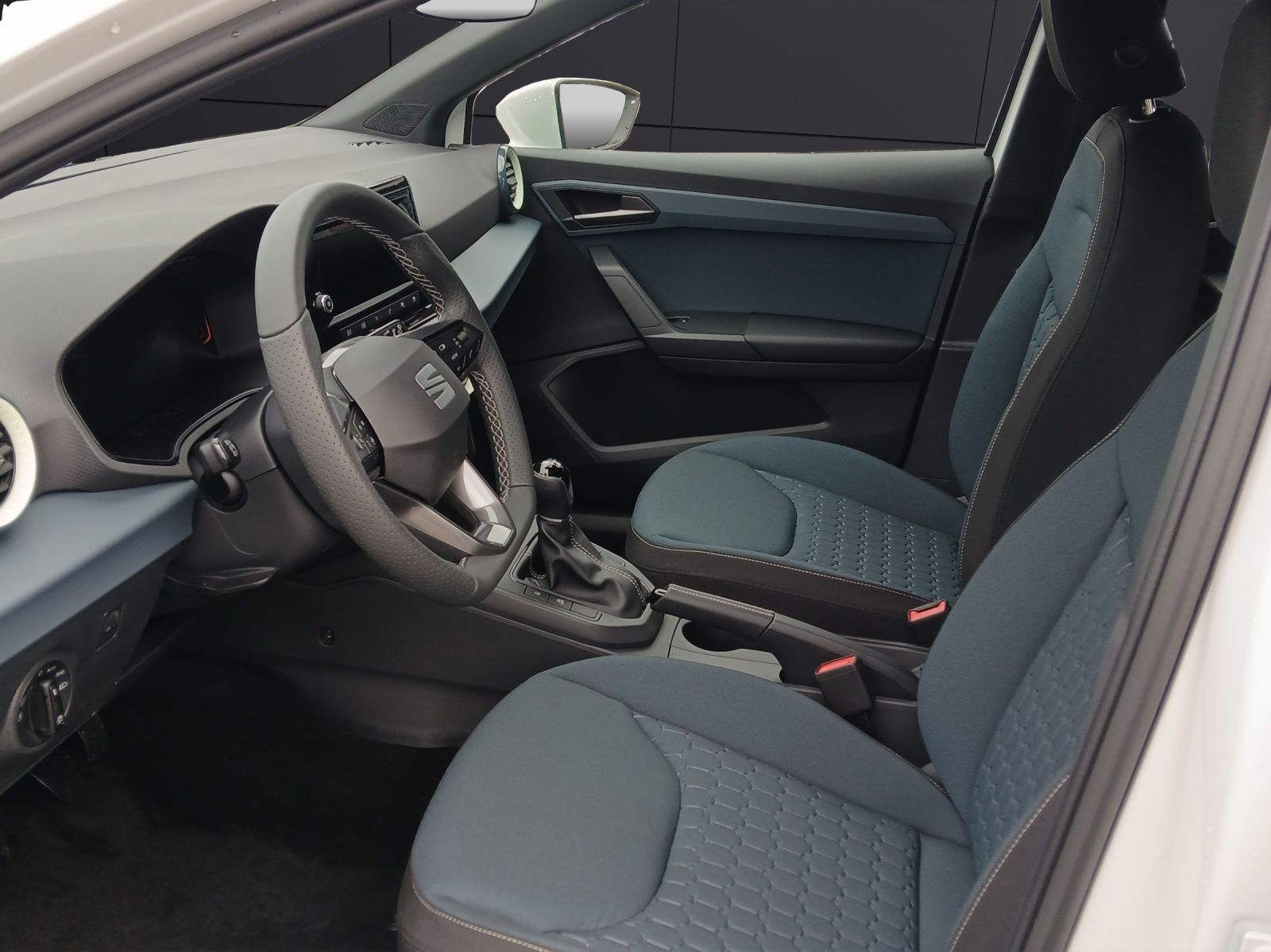 Fahrzeugabbildung SEAT Ibiza 1.0 TSI Style LED Winter-Paket