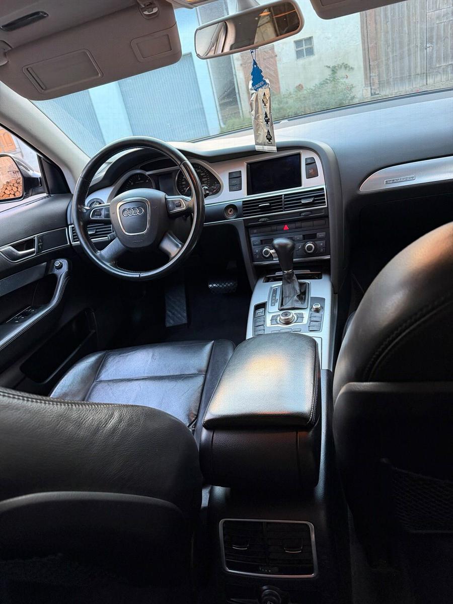 Audi  2010 — photo 10