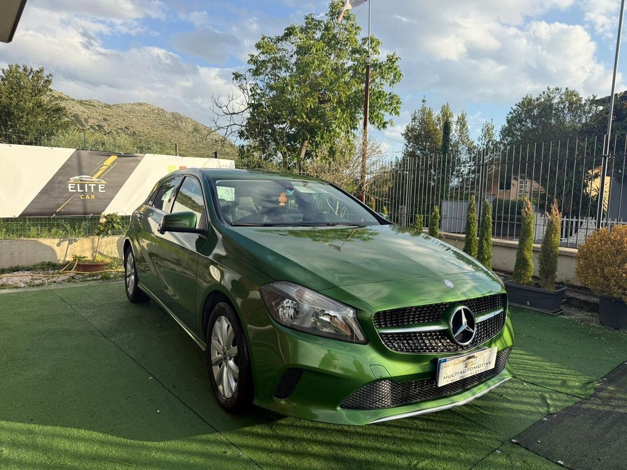 MERCEDES-BENZ A 180