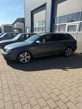 Audi S4 B6 4.2L quattro - Audi quattro: Kombi