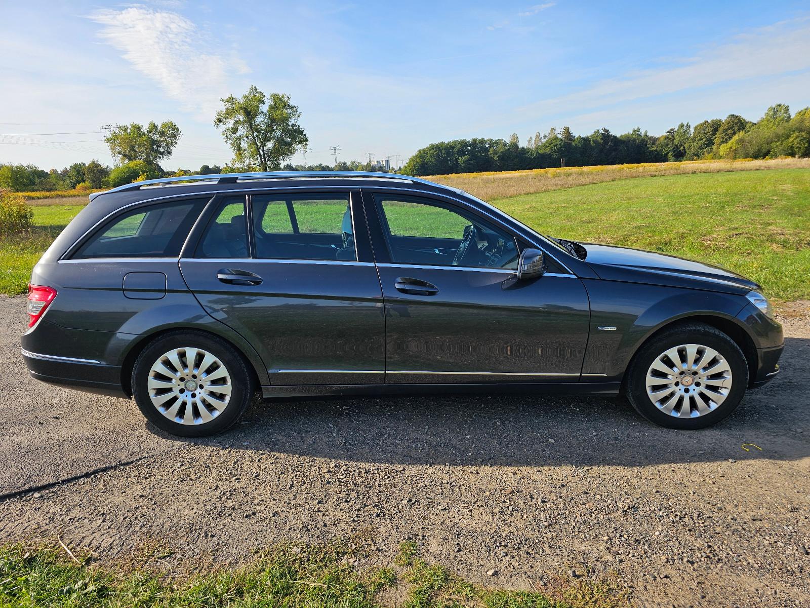 Mercedes-Benz C250 2011 — двигун 1.796 cm³, 204 HP (150kW)