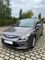 Hyundai i30 blue 1.6 CRDi Comfort - Hyundai i30 Comfort mit Diesel-Antrieb