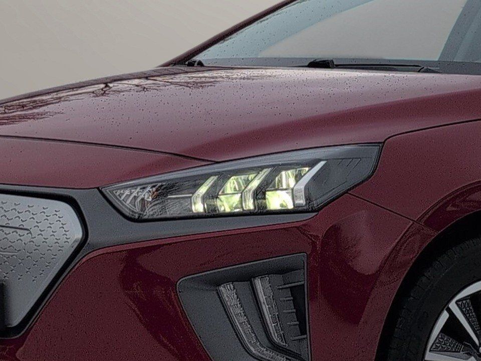 Fahrzeugabbildung Hyundai IONIQ EV STYLE GARANTIE NAV+INFINITY+CARPLAY+KAM