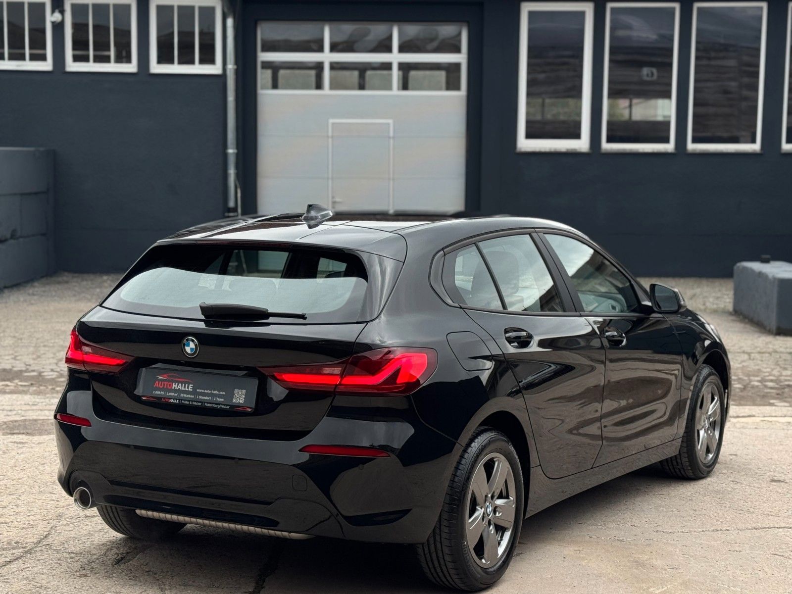 Fahrzeugabbildung BMW 116i Advantage CarPlay BT SHZ PDC Lim Temp LKAS