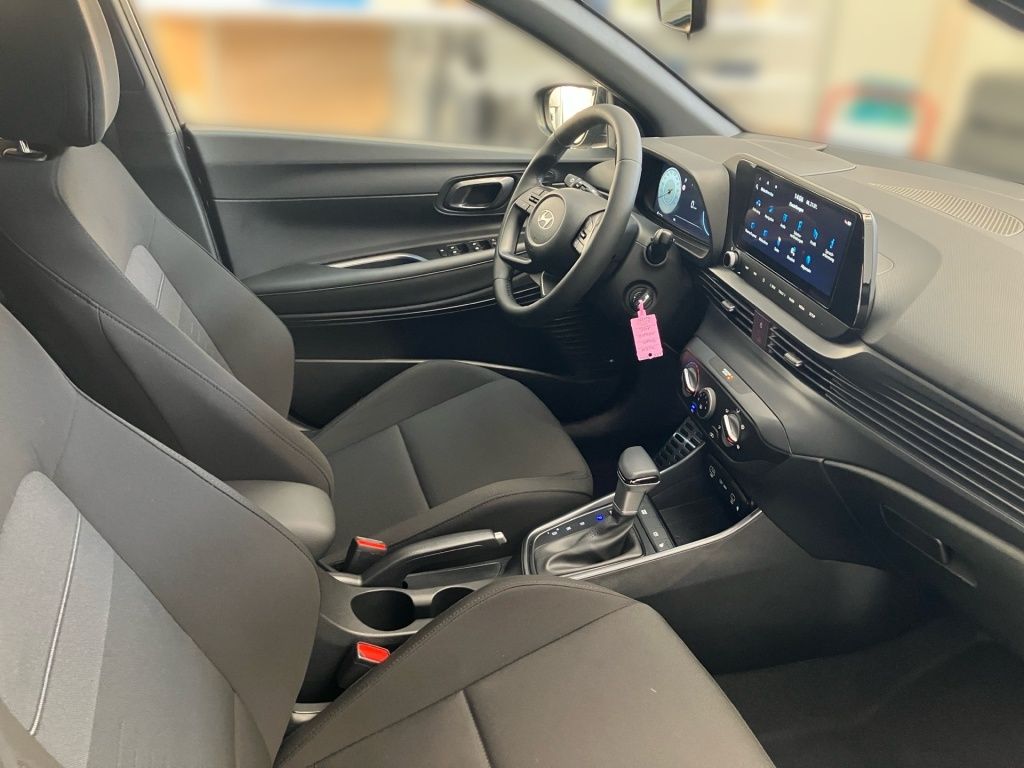Fahrzeugabbildung Hyundai BAYON 1.0 T-GDI 7-DCT Blackline AUT Akustikglas