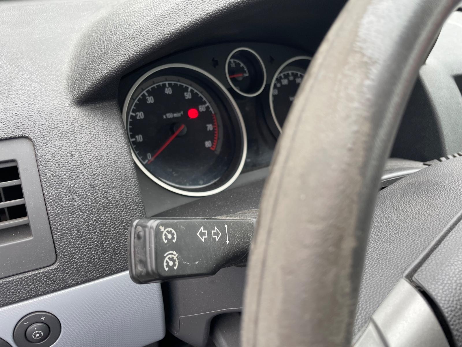 Opel Astra 2006 — photo 9