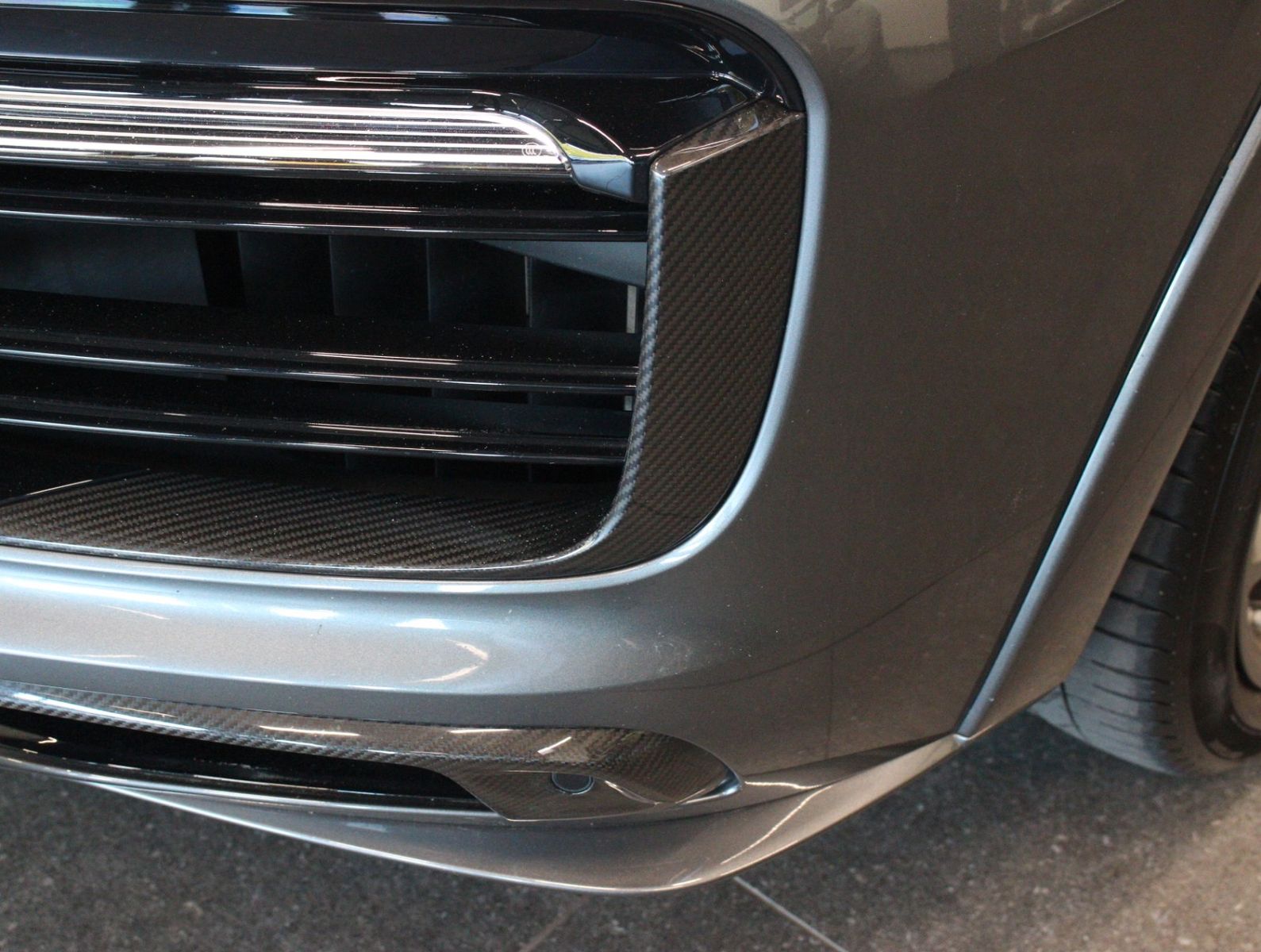 Fahrzeugabbildung Porsche Cayenne GTS Sport Chrono+Sport Design+HUD+ACC