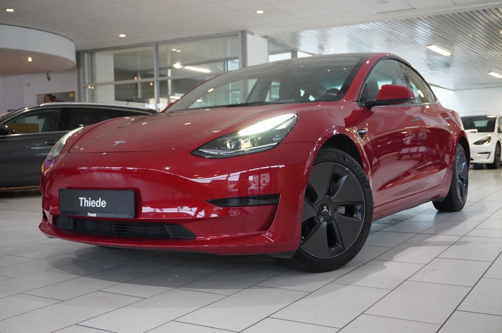 Fahrzeugabbildung Tesla Model 3 Standard Range Plus NAVI/KAMERA/DAB/PANO