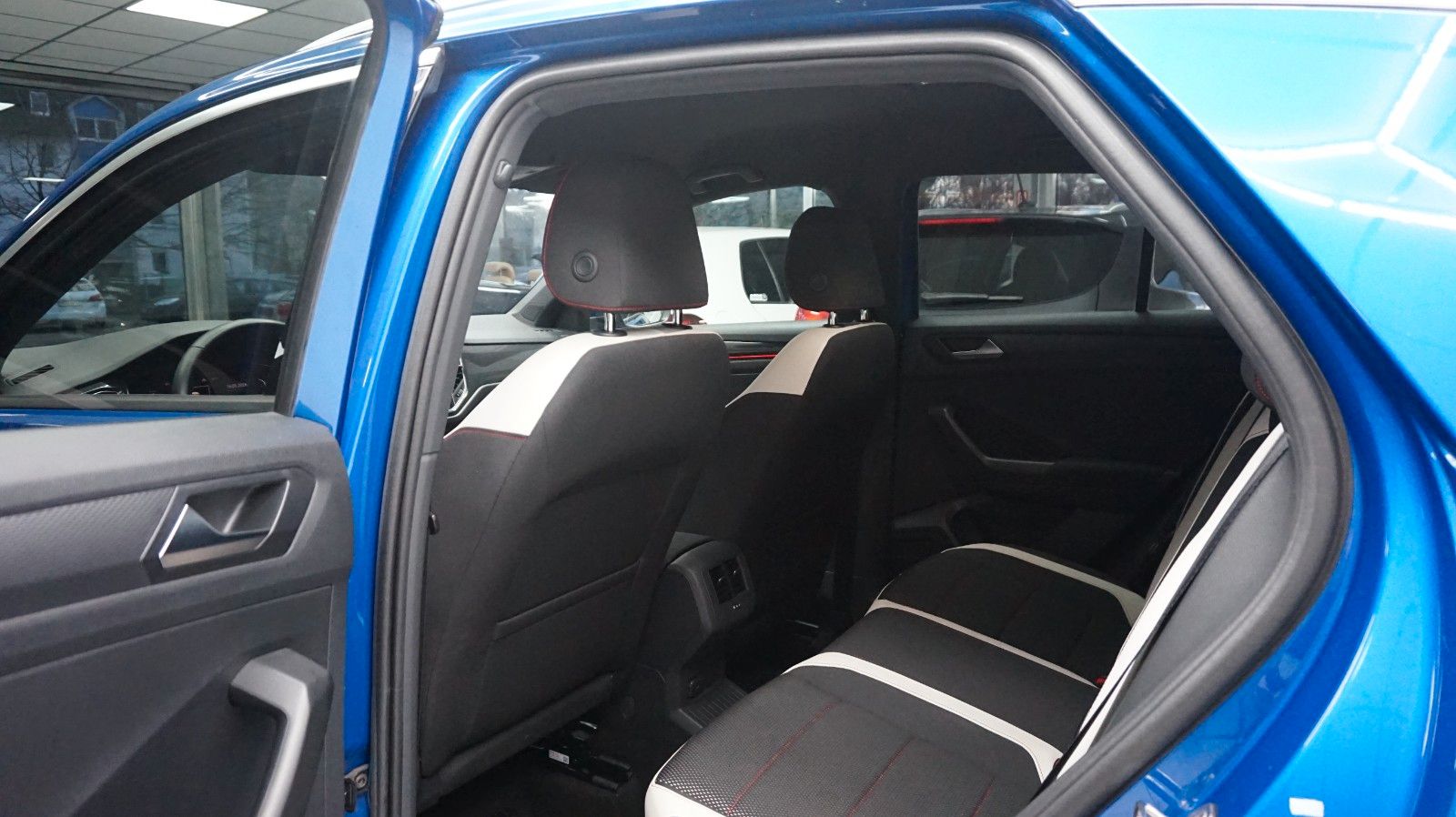 Fahrzeugabbildung Volkswagen T-Roc Sport 4Motion *Autom.*Navi*Kamera*