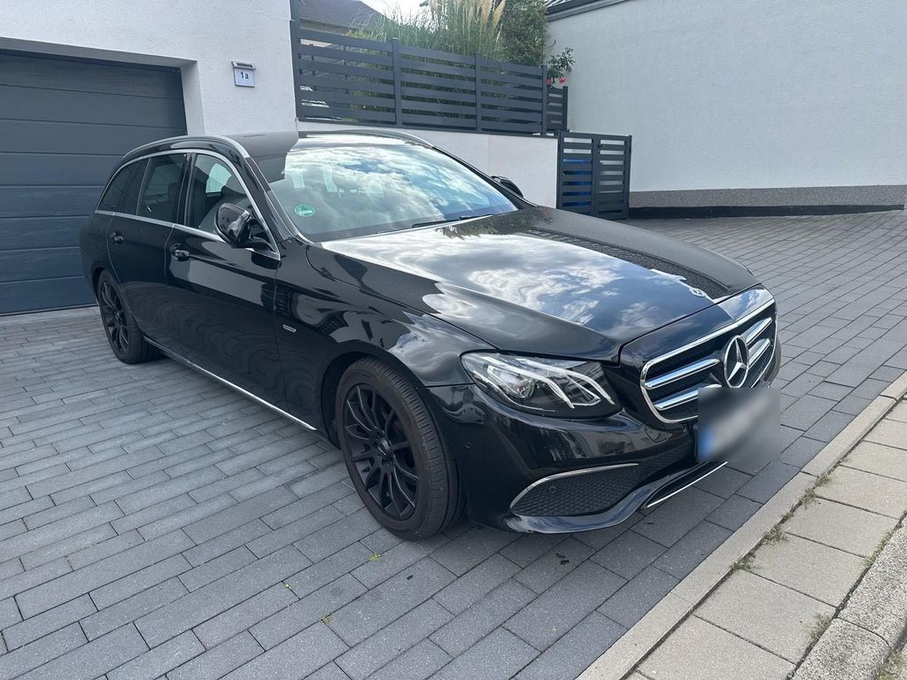Image of Mercedes-Benz E 200
