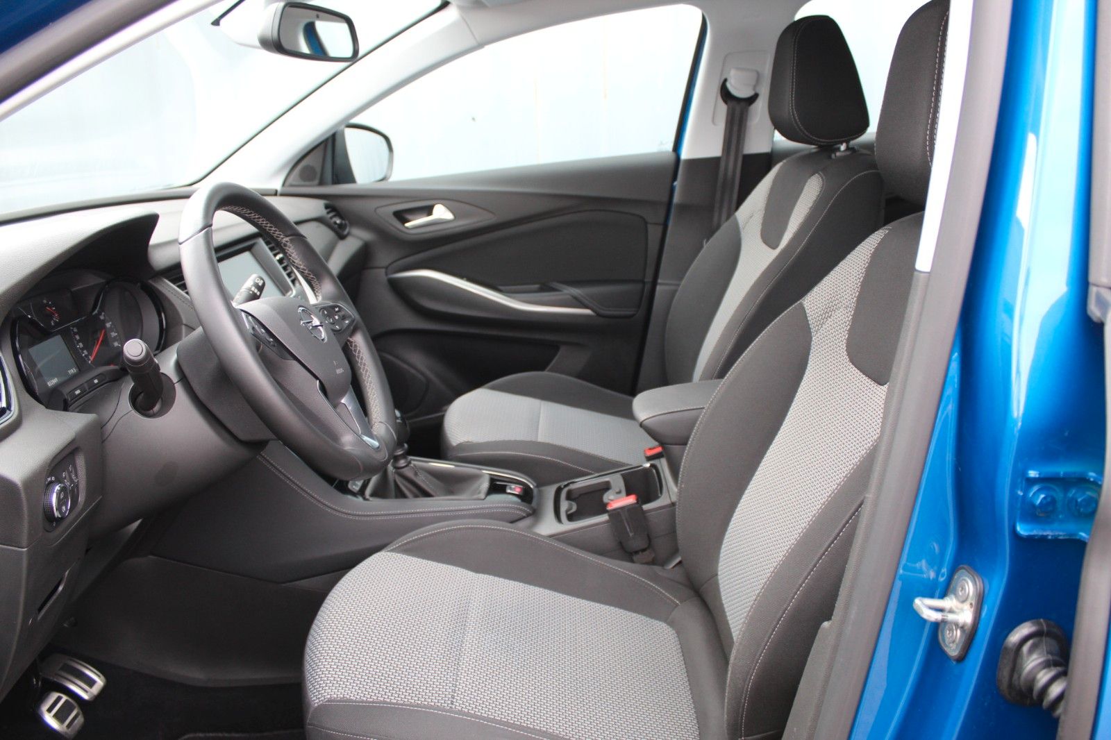 Fahrzeugabbildung Opel Grandland X Edition PDC*Kamera*Met.*Allw.*Nebel
