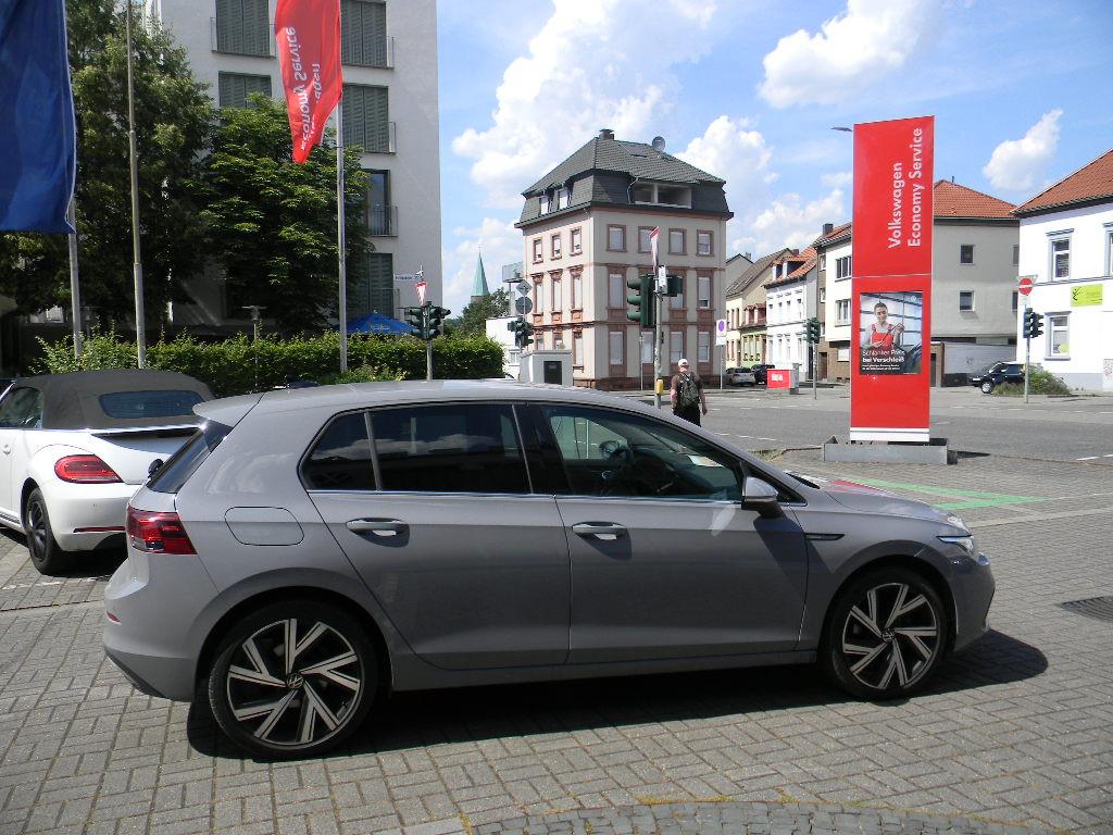 Volkswagen Golf VIII Lim. Style 1,5 TSI 6 GANG KAMERA, миниатюра 5