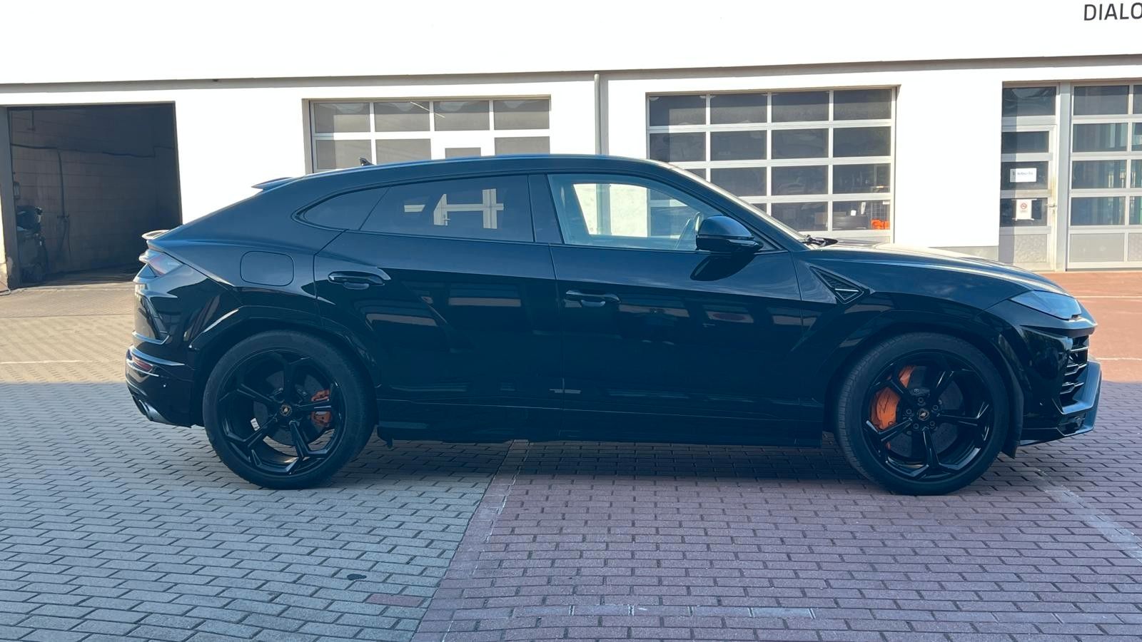 Fahrzeugabbildung Lamborghini Urus LP650 *PANO*Carbon*HeUp*22**Mietkauf*