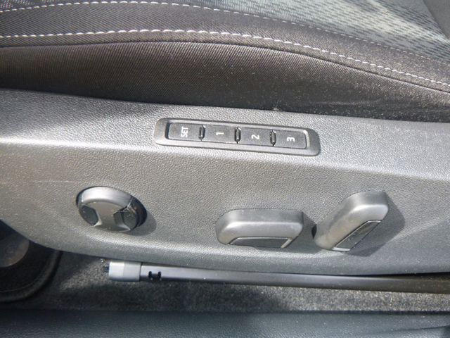Fahrzeugabbildung Skoda Octavia 1,5 TSI Kombi >AHK/PANO/NAV/LED/SHZ<