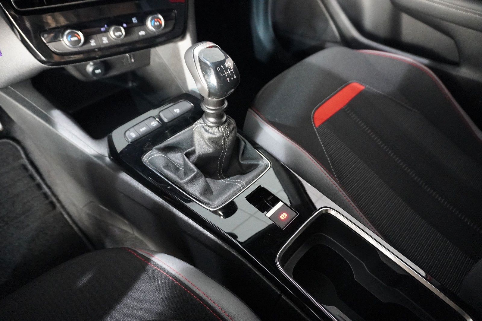 Fahrzeugabbildung Opel Mokka GS SPORT 1.2T NAVI/LED/KAMERA/SPORT/DAB+