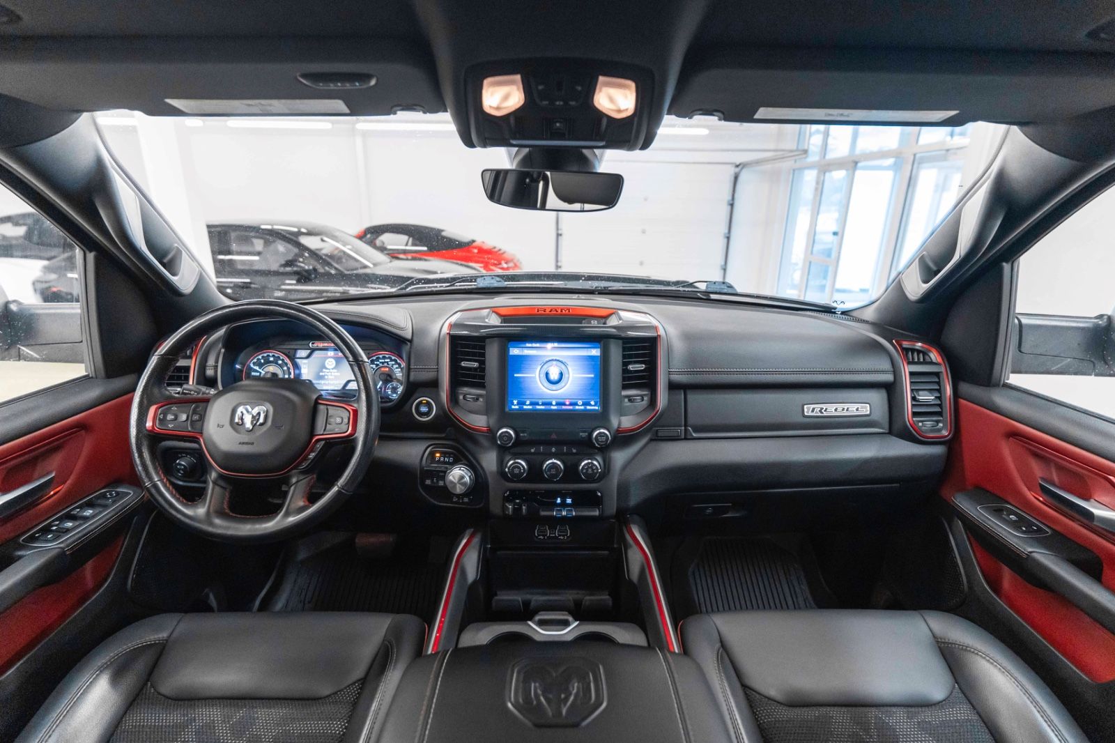 Fahrzeugabbildung Dodge RAM 1500 REBEL 5,7L CARPLAY KAM AHK M+S TEMPOMAT