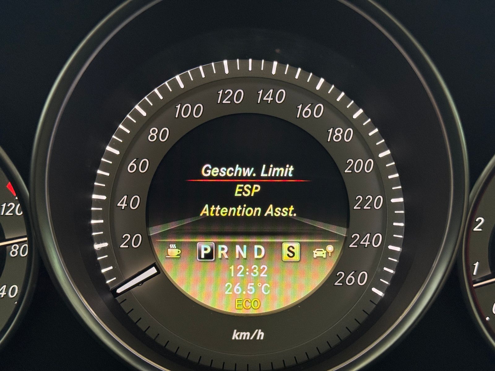 Fahrzeugabbildung Mercedes-Benz C 250 CGI BE 7GT ELEGANCE COMAND ILS KAMERA 1.VB