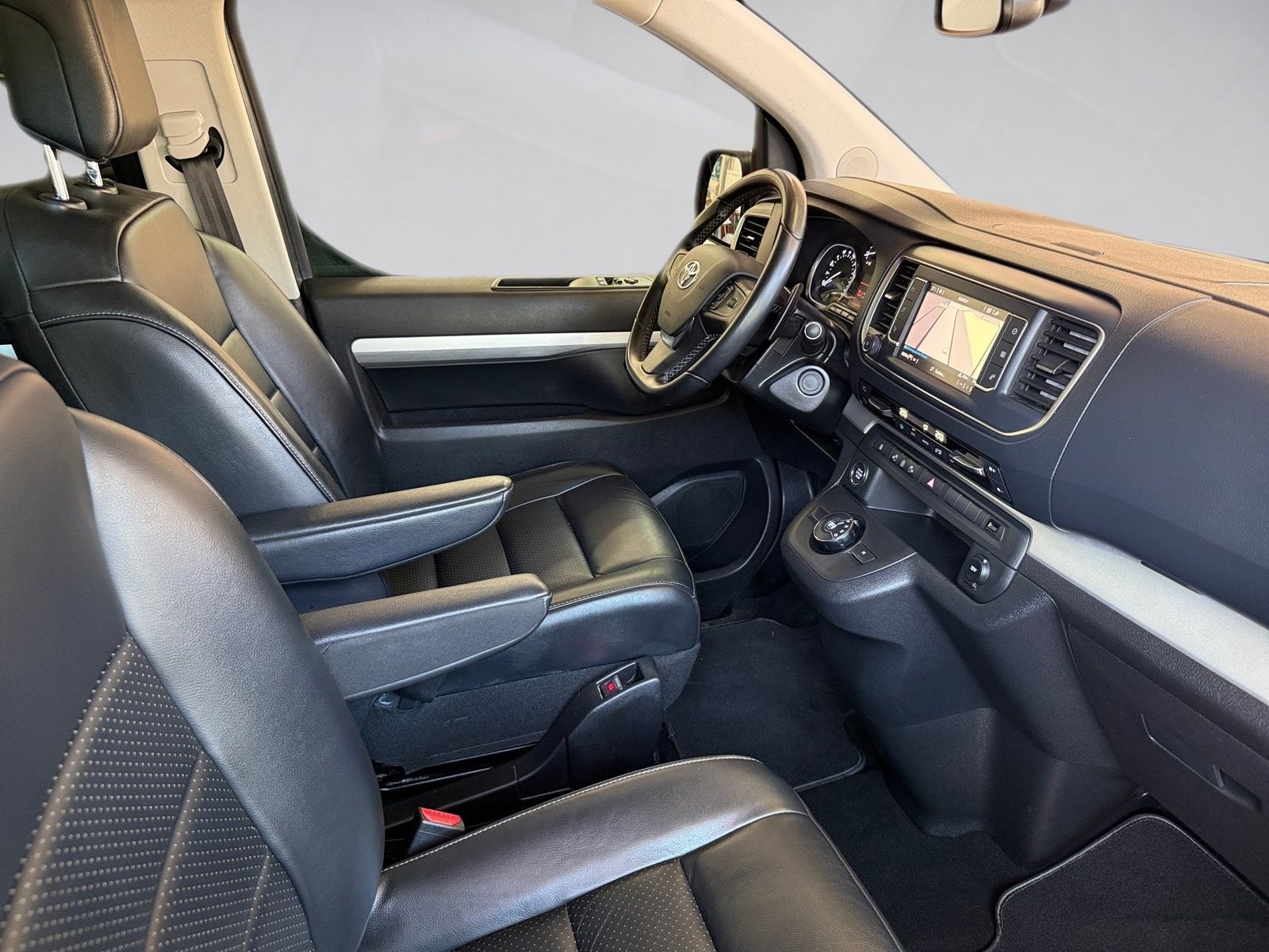 Fahrzeugabbildung Toyota Proace Verso 2.0 D-4D L1 Executive Pano,Kam.,AHK