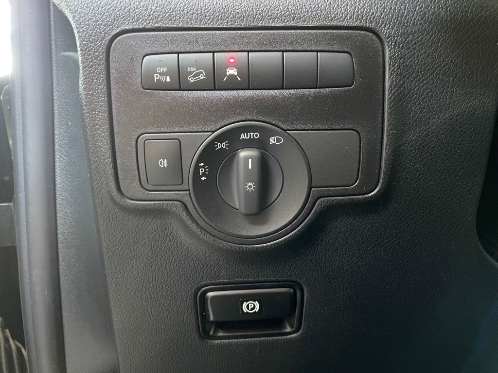 Fahrzeugabbildung Mercedes-Benz Vito 119 CDI 4x4 Mixto Lang LED, NAVI, SHZ