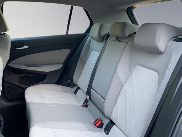 Golf VIII Life 2.0 TDI DSG PDC SHZ NAVI ACC LED