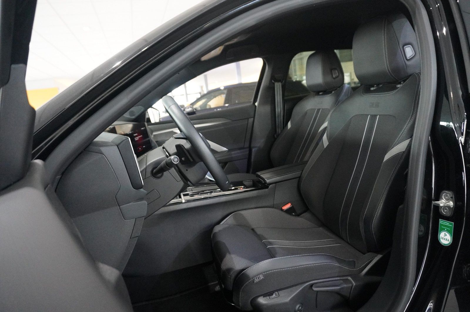 Fahrzeugabbildung Opel Astra ST 1.2T GS LINE NAVI/LED/360°/SH/SPORT/DAB