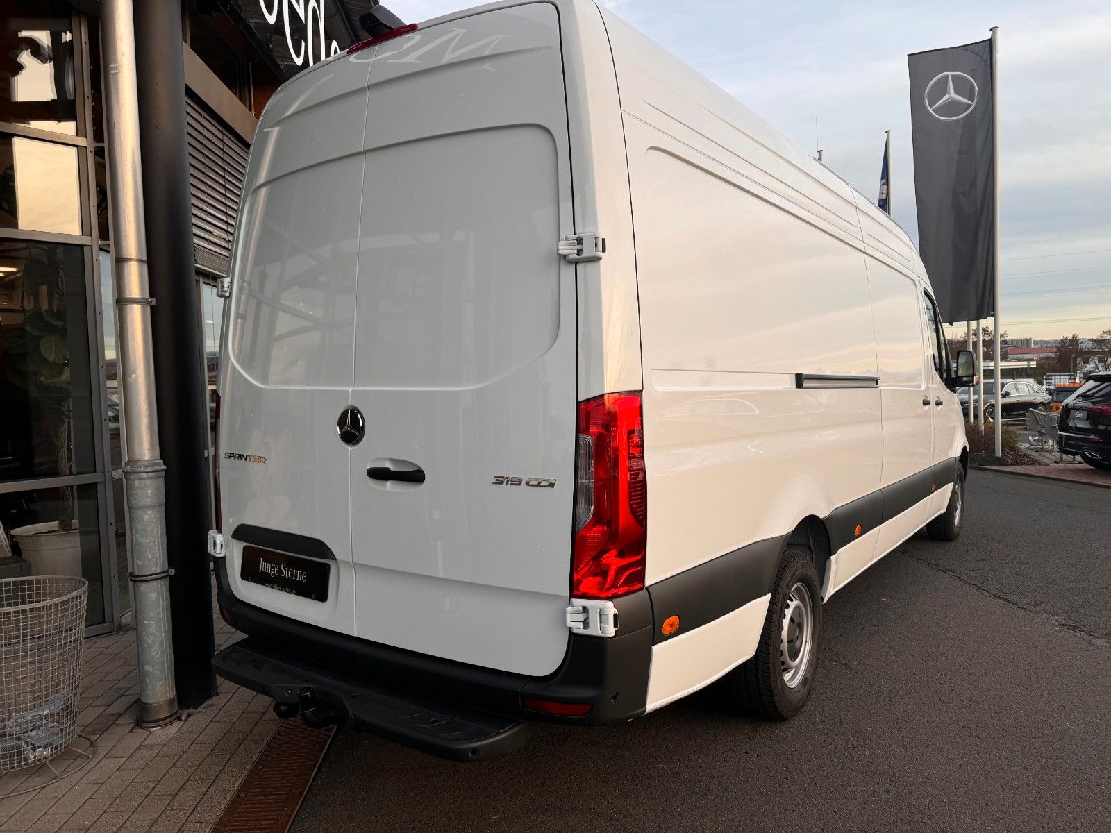 Fahrzeugabbildung Mercedes-Benz Sprinter 319 CDI 4325 Klima Kamera AHK LED