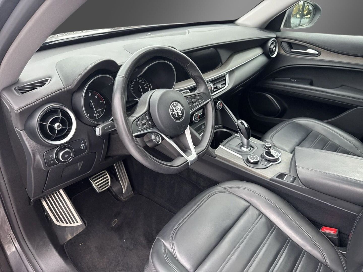 Fahrzeugabbildung Alfa Romeo Stelvio Super Q4 -Panoramadach-Xenon-AHK-