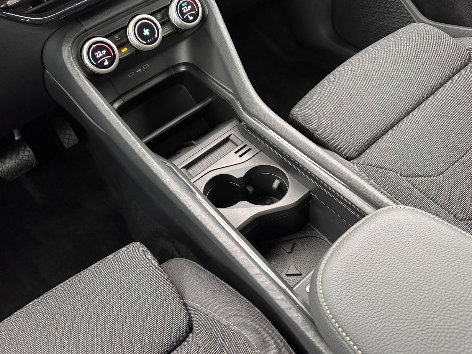 Fahrzeugabbildung SKODA Kodiaq 2.0 TDI 4x4 Selection AHK/7-Sitz/Navi/ACC