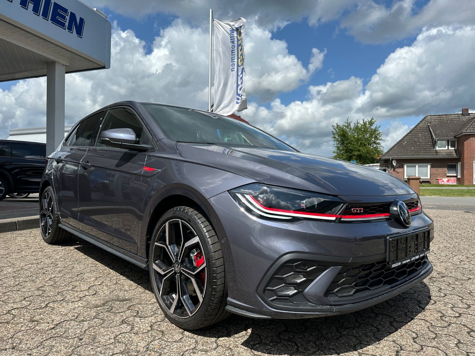 Fahrzeugabbildung Volkswagen Polo GTI 2.0 TSI DSG Navi/ACC/Matrix/IQ/SHZG/18"