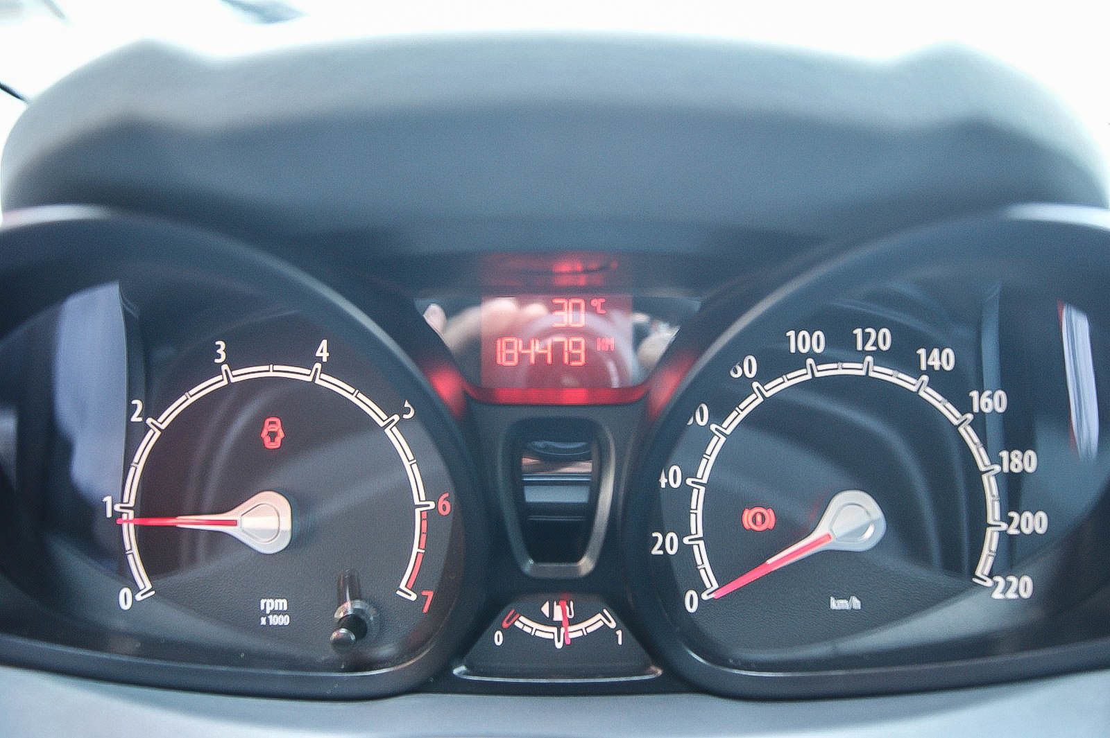 Fahrzeugabbildung Ford Fiesta 1.25 60kW VIVA KLIMA SITZHZG SPORT-FW ALU