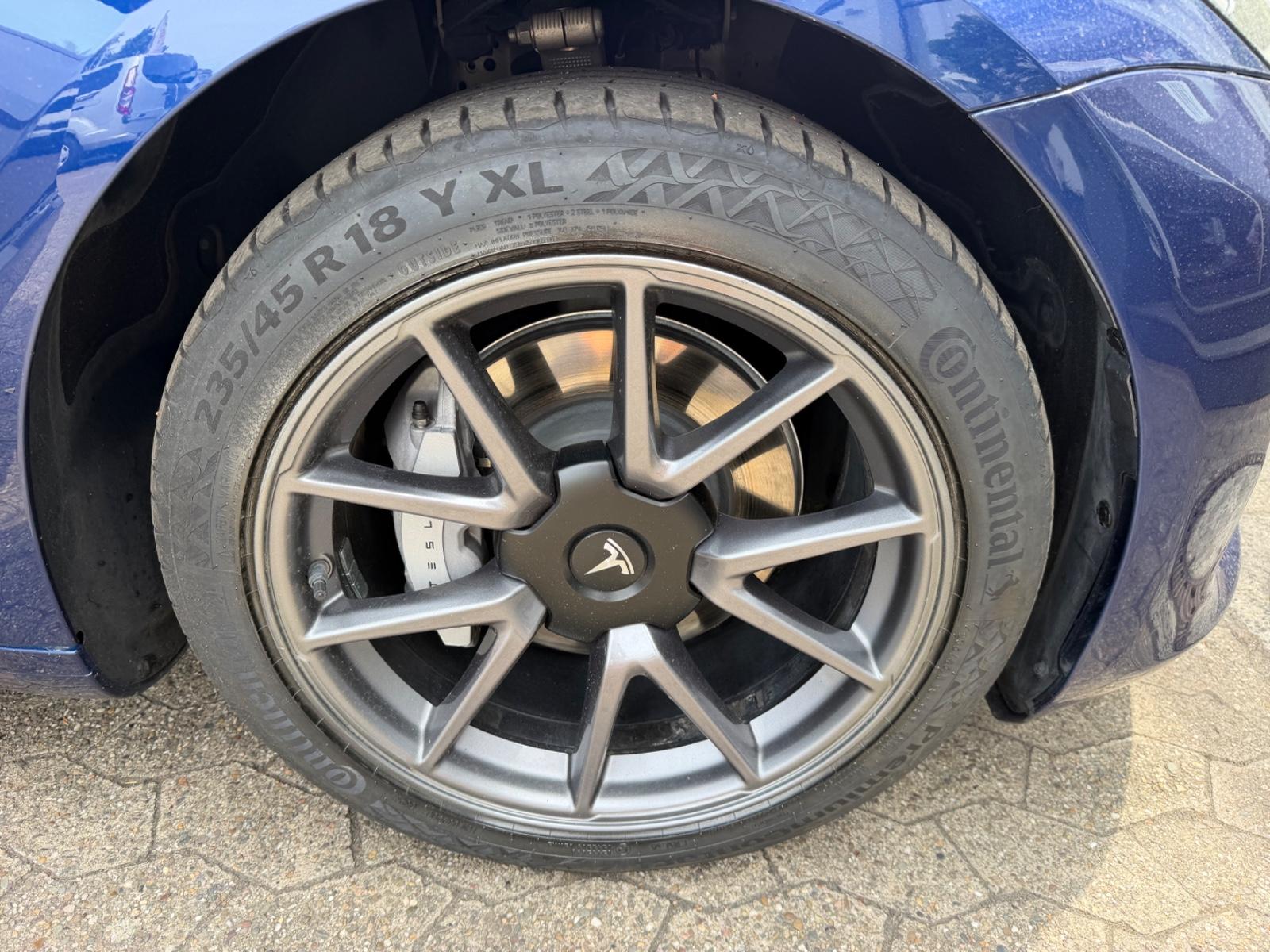 Tesla Model 3 Long Range Allrad /SHZ /2-Zonen-Klima