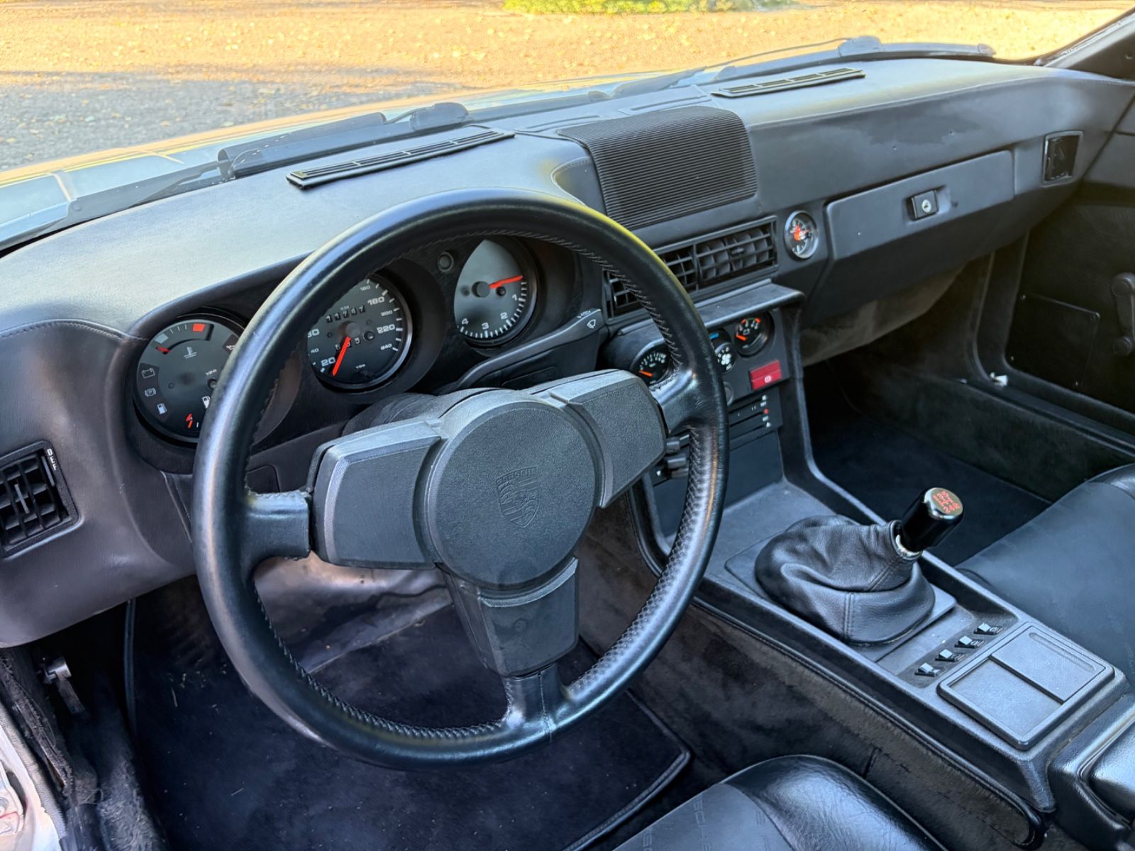 PORSCHE 924 16