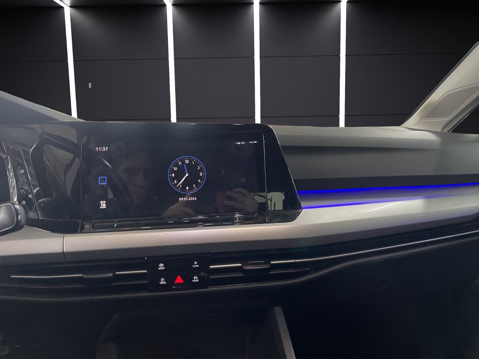 Fahrzeugabbildung Volkswagen Golf VIII*Standheizung*Kamera*Navi*ACC*SitzHZ*