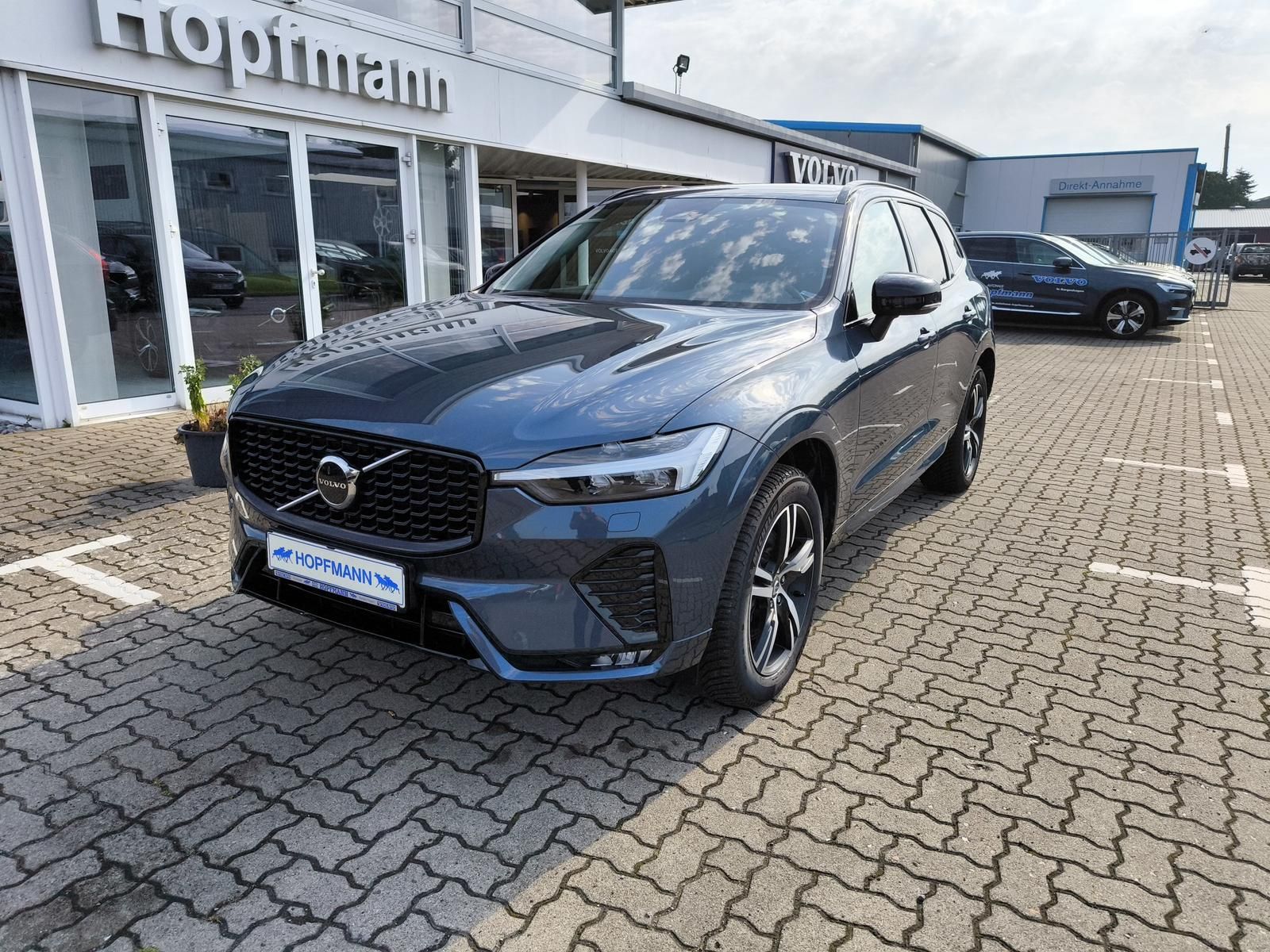 Volvo XC60 B4 Diesel AWD Aut. Plus Dark Standheizung