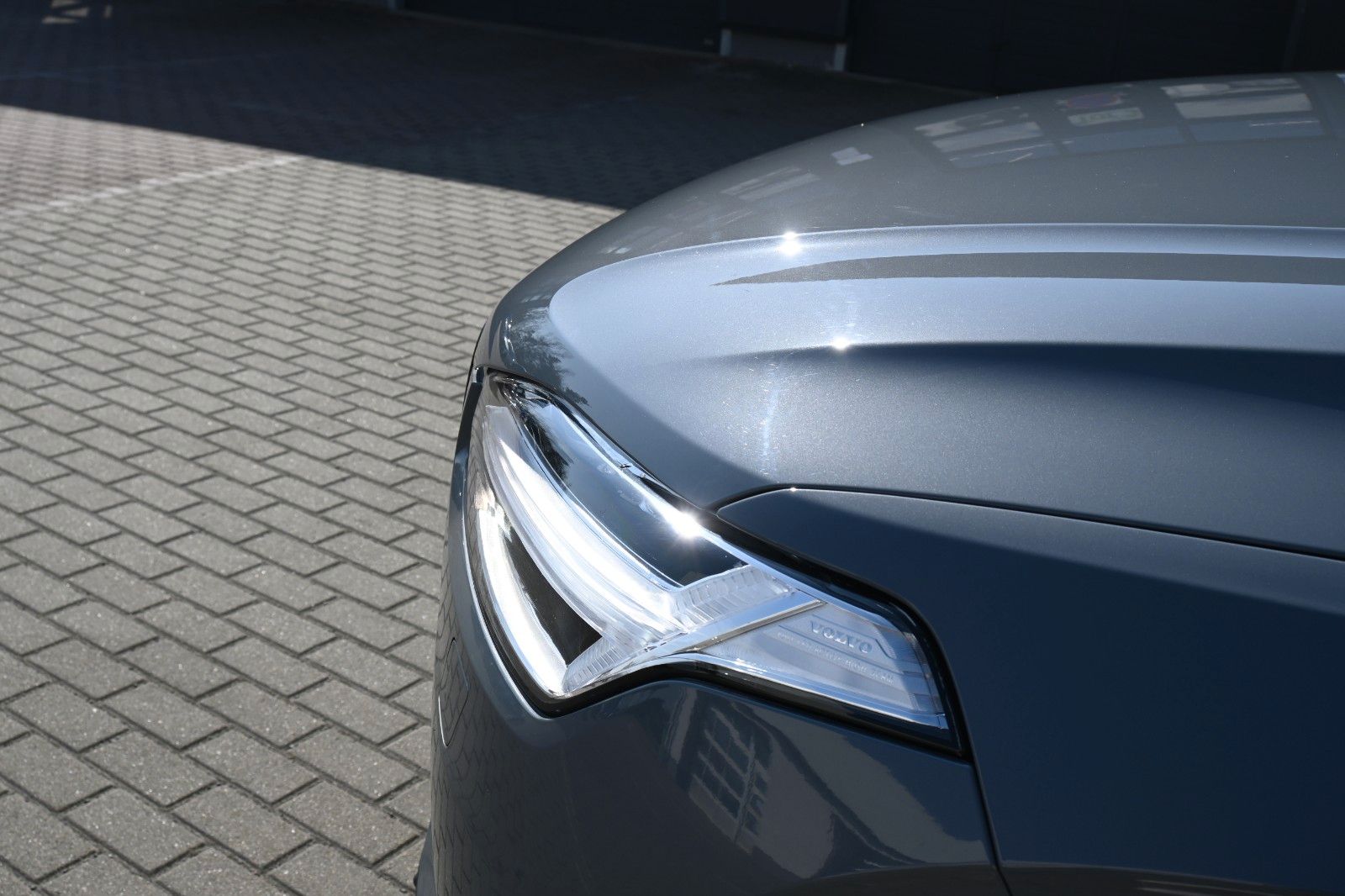 Fahrzeugabbildung Volvo XC90 R Design RC T8 Plug-In Hyb.AWD*LUFT*AHK*LED
