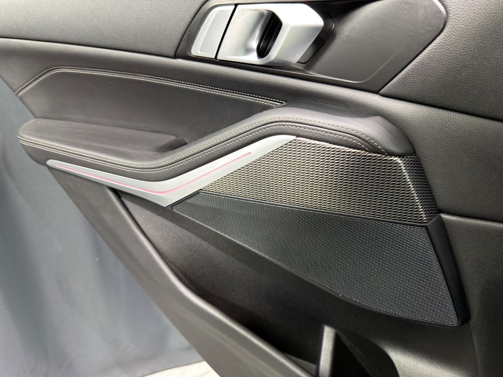 Fahrzeugabbildung BMW X5 xDrive 30d M SPORT|PANORAMA|NAVI|LED|21 ZOLL|