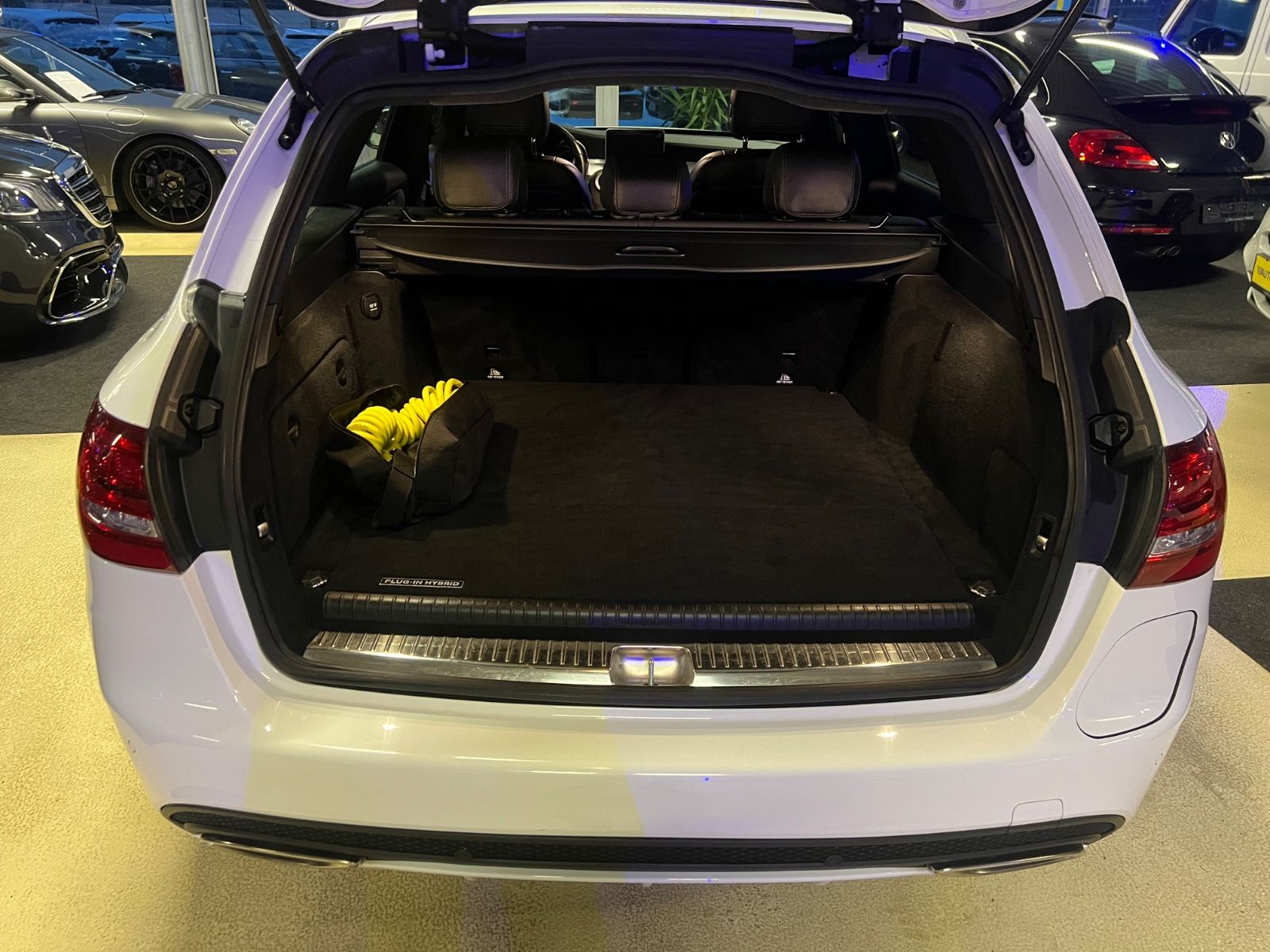 Fahrzeugabbildung Mercedes-Benz C 350 T e Edition C AMG LINE *LED*NAVI*LEDER*