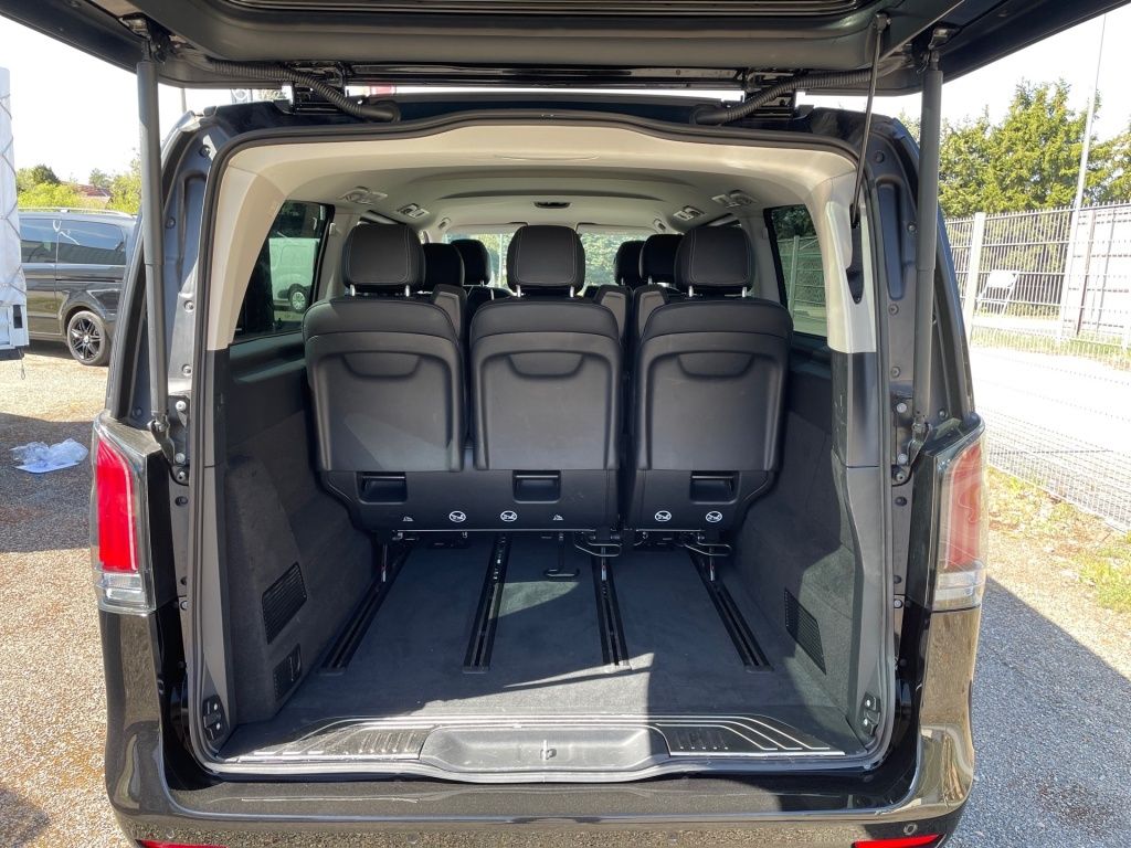 Fahrzeugabbildung Mercedes-Benz V 300 d AV/Extralang 4x4 STHZ, AHK, 360°, SHZ