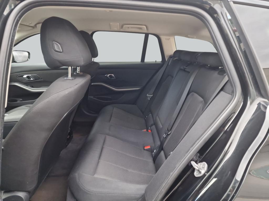 BMW 3 Series i *CarPlay*, миниатюра 13