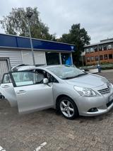 Toyota Verso 2010 7 Setzer 2.0 Motor - gebrauchte Toyota Verso aus dem Jahr 2010