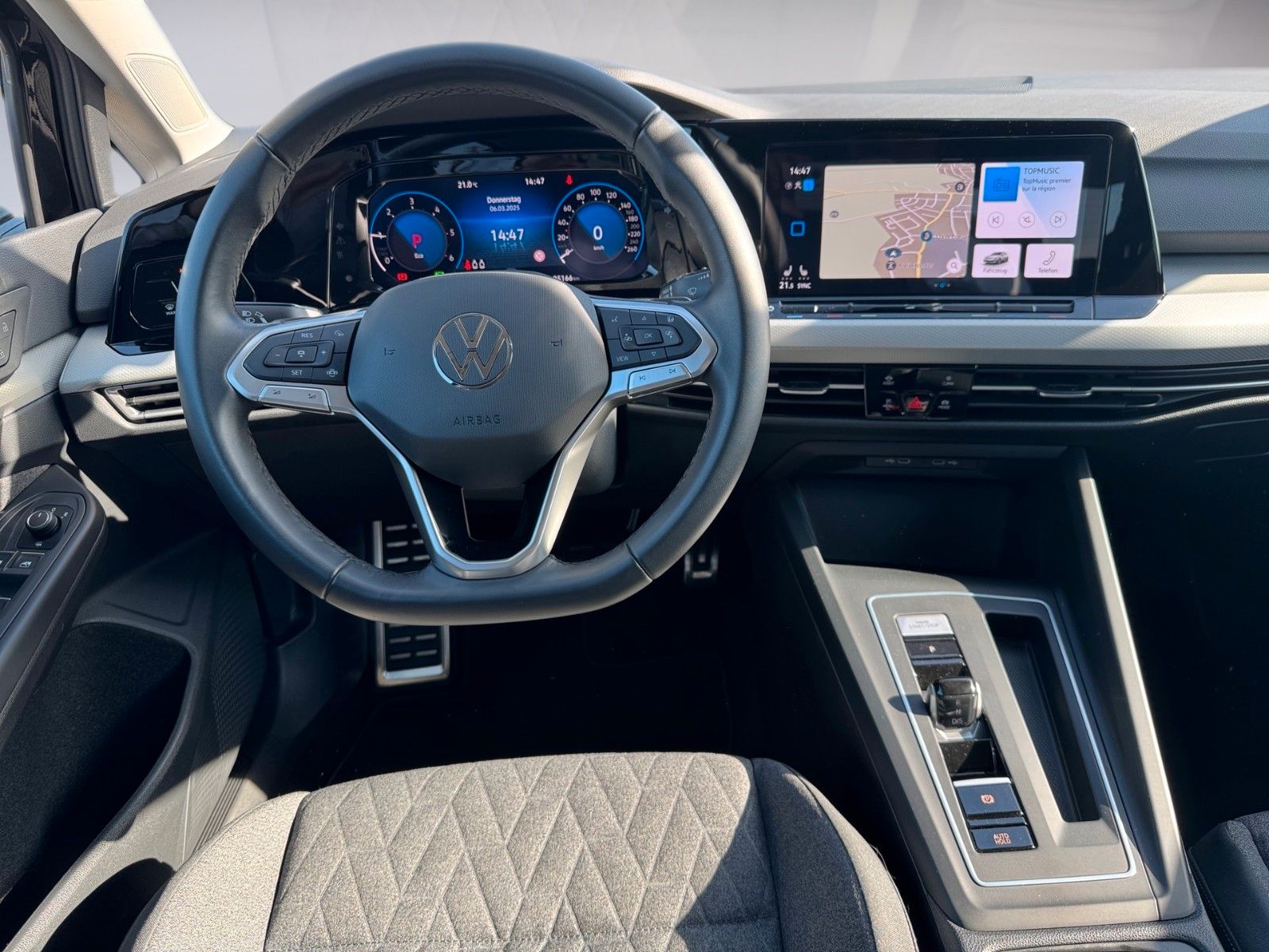 Fahrzeugabbildung Volkswagen Golf VIII Life MOVE 2.0 TDI *LED*KAMERA*ACC*AHK*