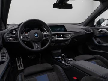 Fahrzeugabbildung BMW 120i M Sport Pro Kamera DAB HiFi AHK Lenkrhz 19"