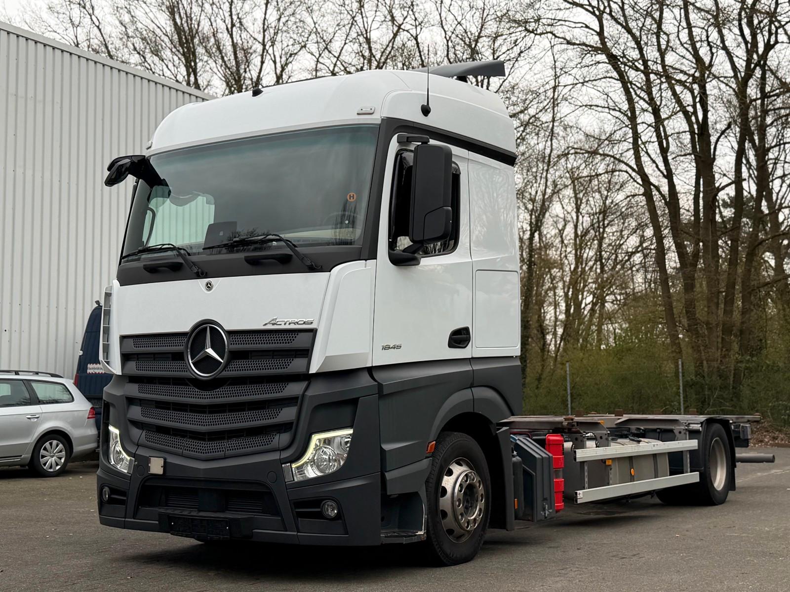 Mercedes-Benz Actros 1845 L nR BDF ACC Multimedia LED