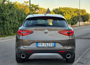 Alfa-Romeo Stelvio - 4