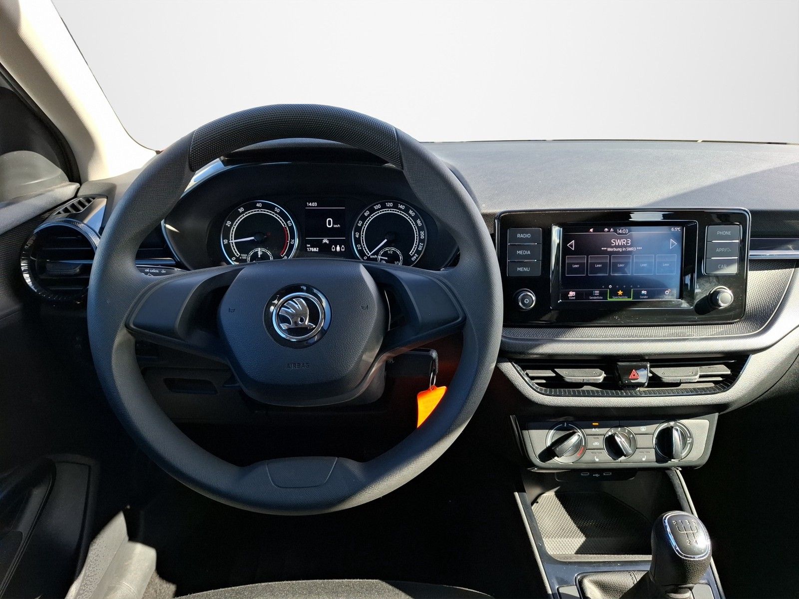SKODA Fabia 1.0 MPI Active KLIMA / LED-SCHEINWERFER / - Image 11