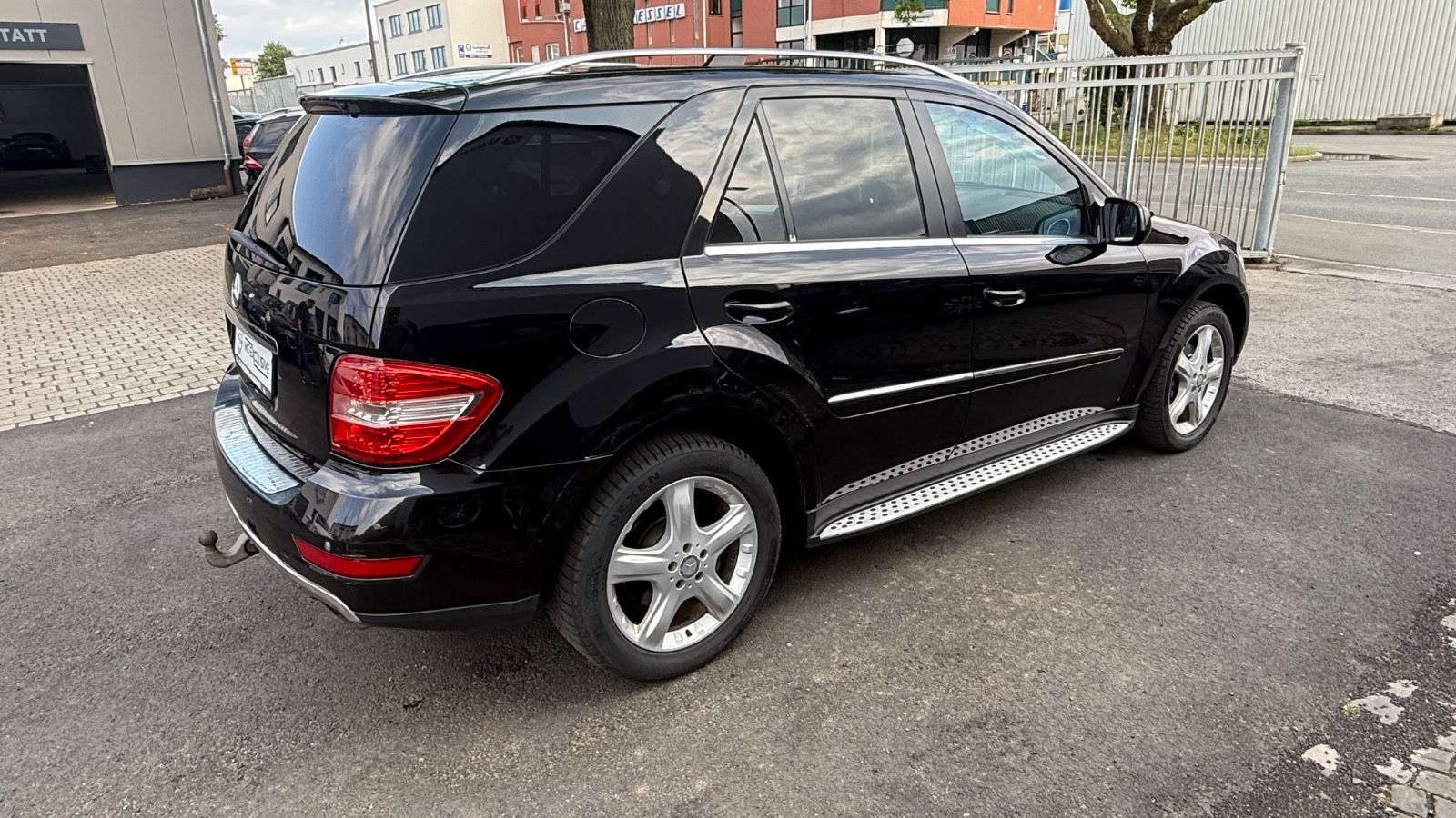 Fahrzeugabbildung Mercedes-Benz ML 350 Cdi 4-Matic Sport Paket