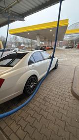 Mercedes-Benz S 500 - - Mercedes-Benz S 500 in Hamburg