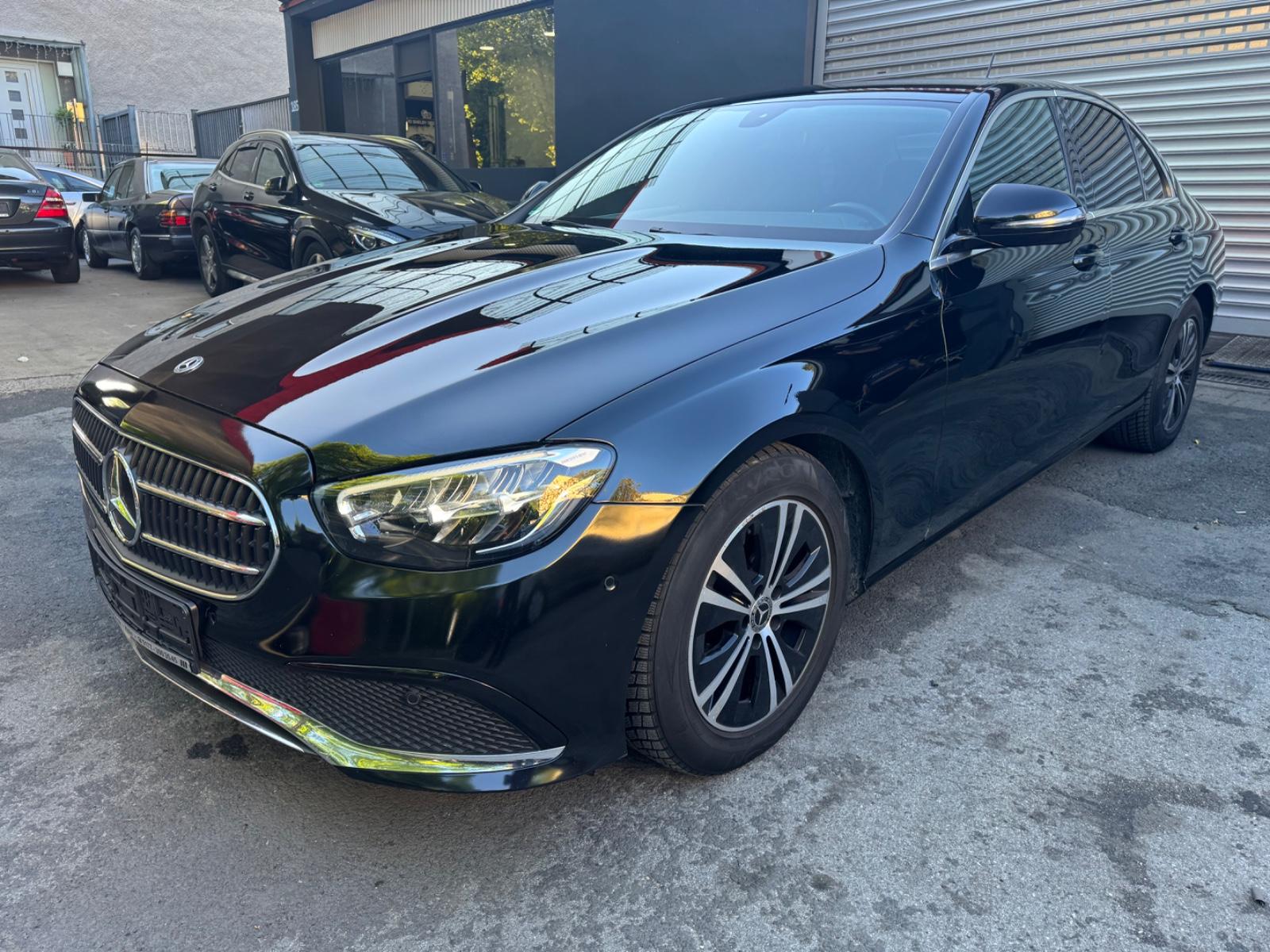 Mercedes-Benz E 200 D Limousine*1 HAND*GEPFLEGT*AVANTGARDE