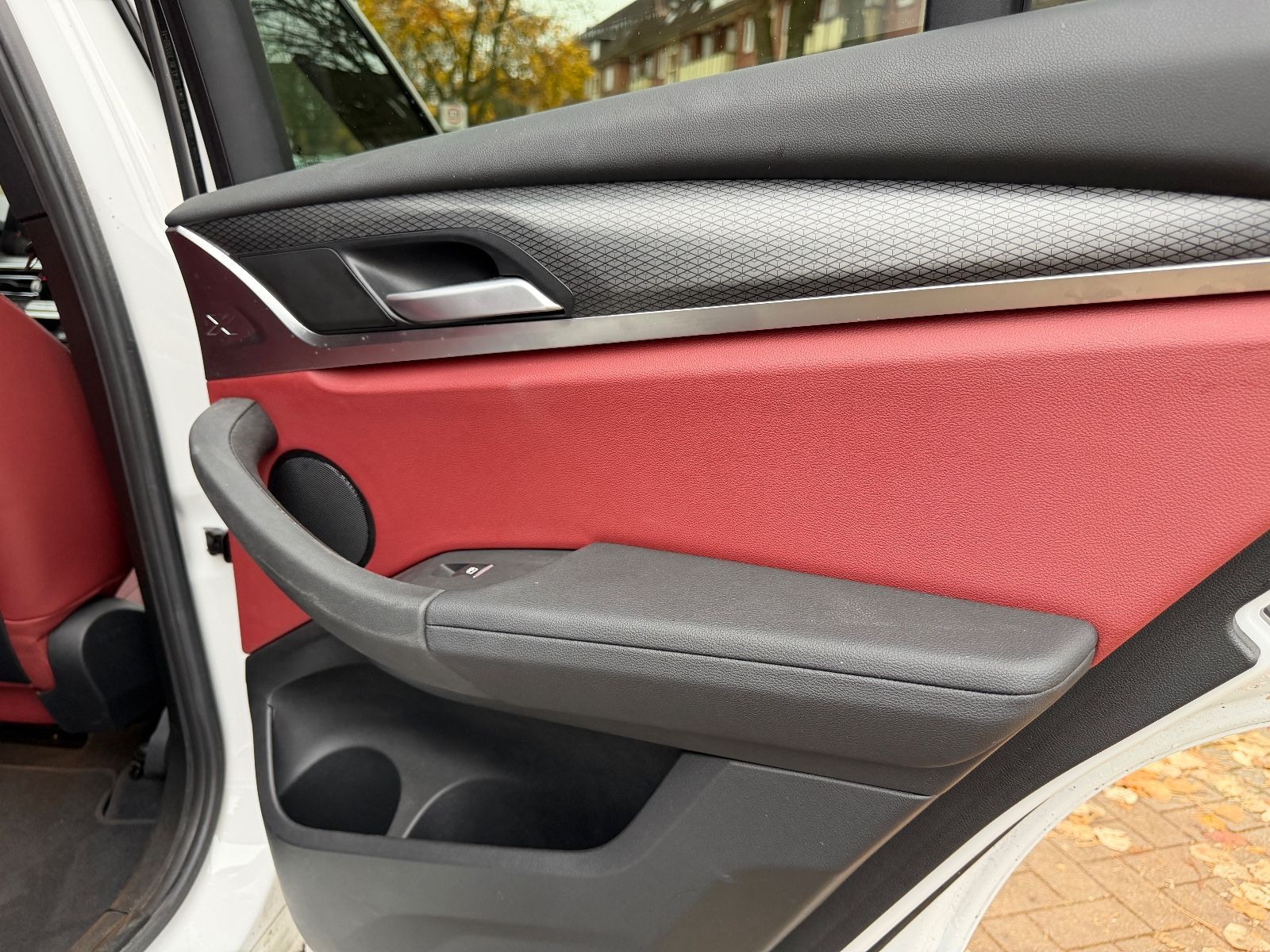 Fahrzeugabbildung BMW X3 xDrive 20i M Sport*LED*ROT*KAMERA*NAVI*SPORT