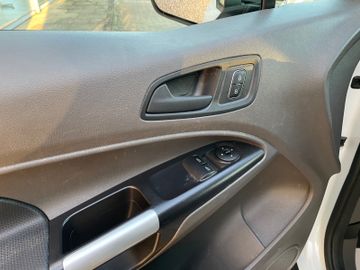 Fahrzeugabbildung Ford Transit Connect Kasten Trend Klima PDC SHZ uvm